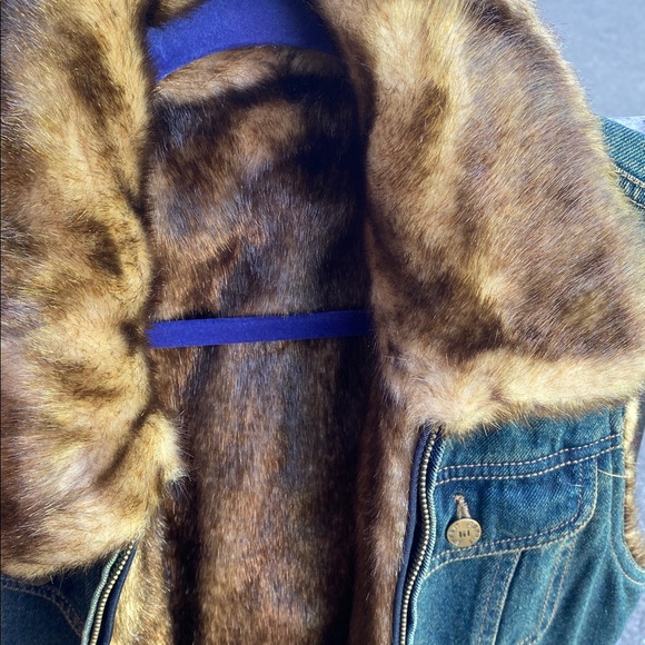 Braetan Denim Vest with Faux Fur Collar - Picture 3 of 6